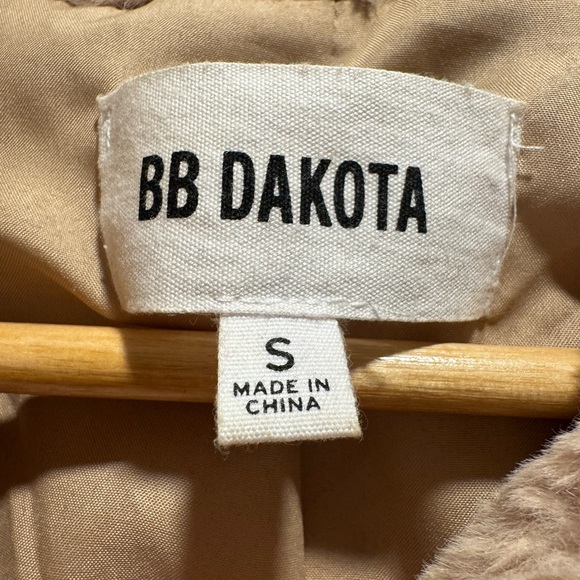 BB Dakota Camel color Ribbed Faux Fur Coat - Picture 4 of 6